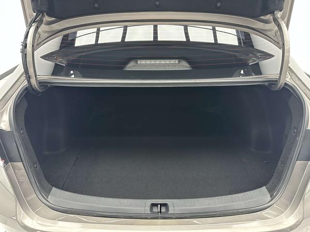 Toyota Corolla 2023, фото 16