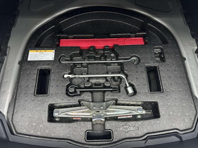 Toyota Corolla 2023, фото 17