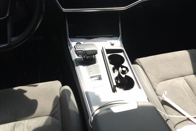 Audi A6L 2023, фото 16
