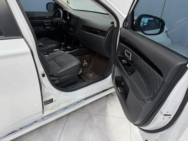 Mitsubishi Outlander 2021, фото 17