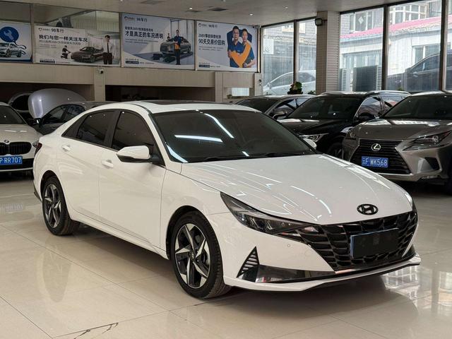 Hyundai Elantra 2022, фото 3