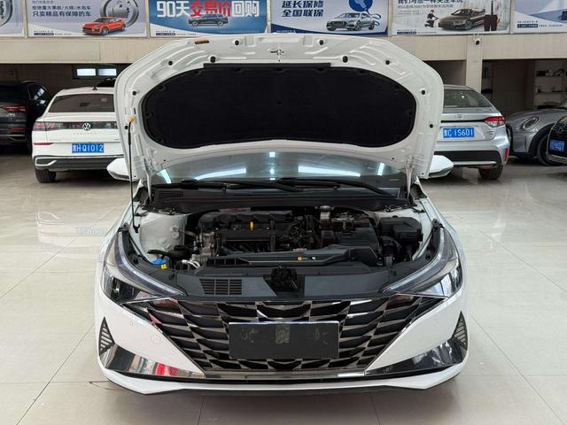 Hyundai Elantra 2022, фото 7