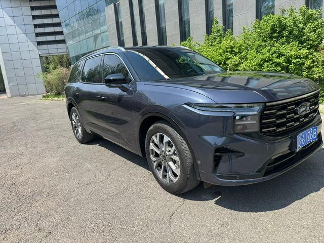 Ford Edge 2023, фото 2