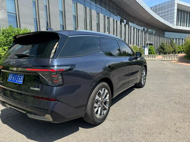Ford Edge 2023, фото 8