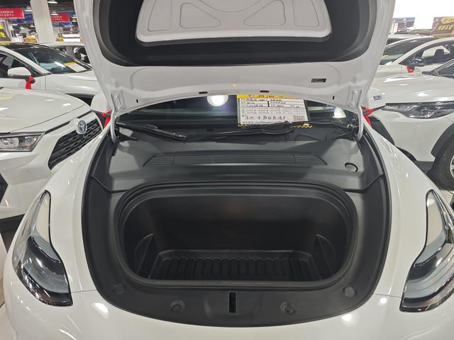 Tesla Model Y 2023, фото 15