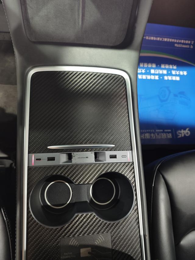 Tesla Model Y 2023, фото 16