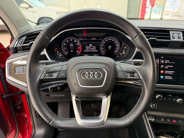 Audi Q3 2023, фото 11