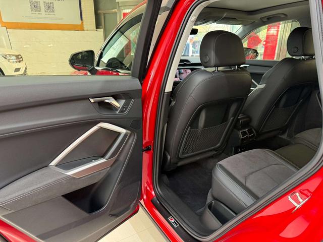 Audi Q3 2023, фото 17