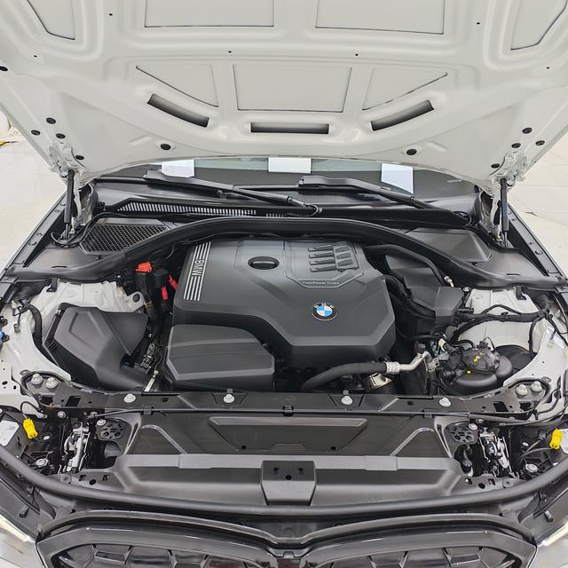 BMW 3 2023, фото 17