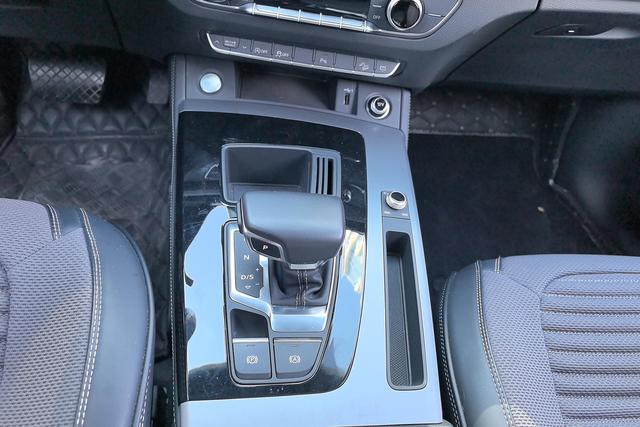 Audi Q5L 2023, фото 16