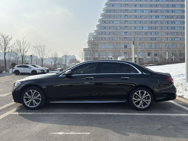 Mercedes-Benz E-Class 2023, фото 15