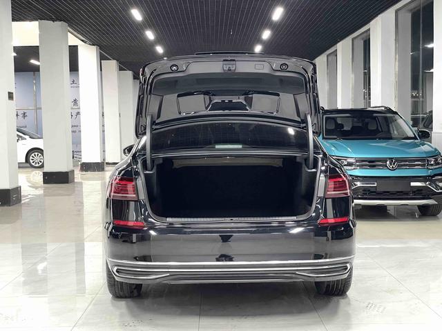 Volkswagen Passat 2023, фото 17