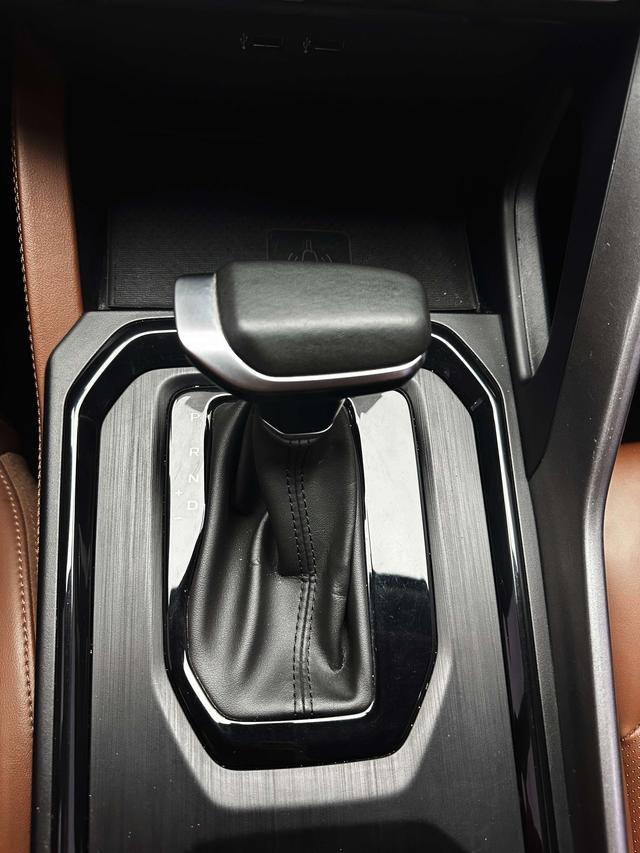 Geely Emgrand X6 2021, фото 13