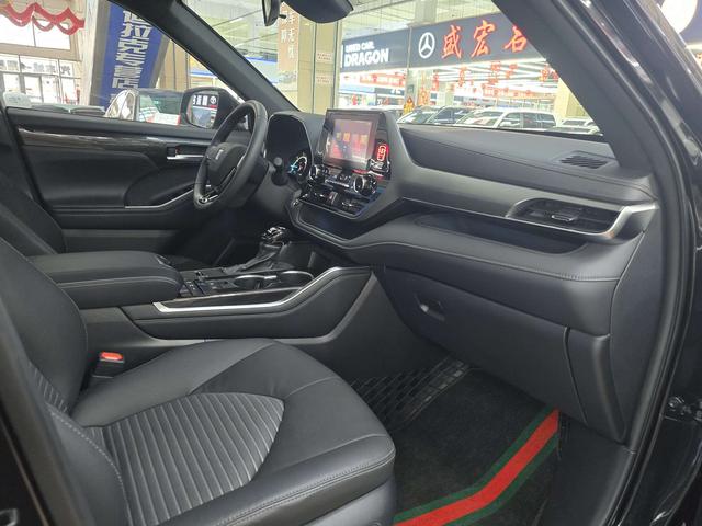 Toyota Crown 2024, фото 14