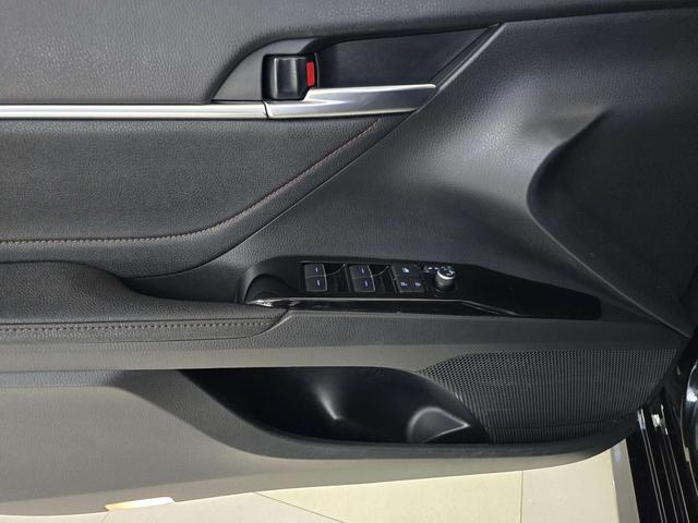Toyota Camry 2022, фото 15