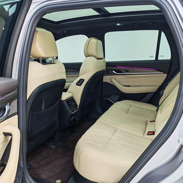 Geely Xingyue L 2025, фото 8