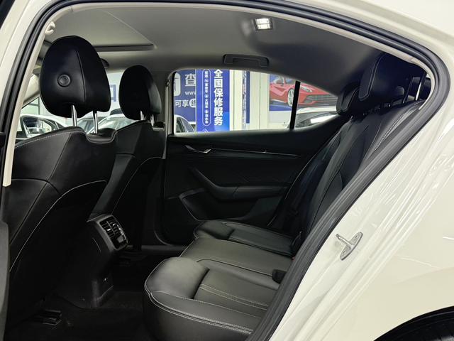 Skoda Octavia 2022, фото 17