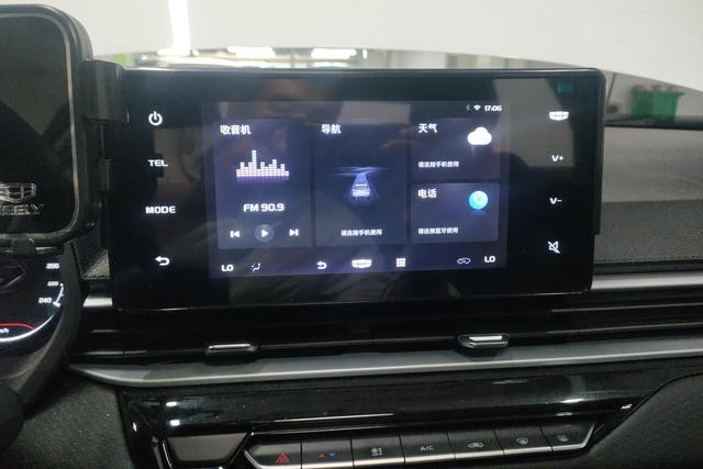 Geely Emgrand 2025, фото 15