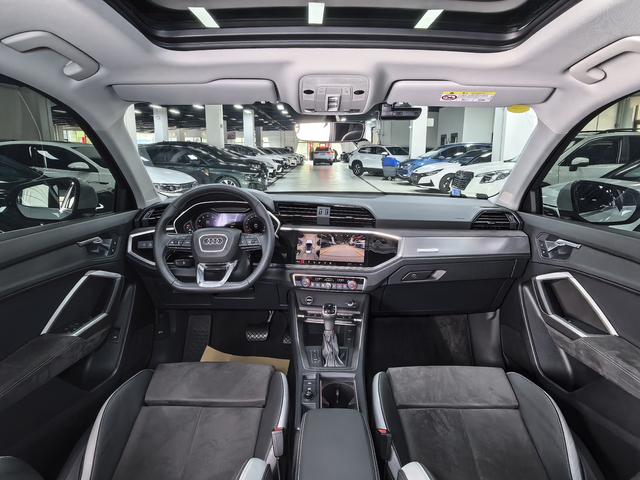 Audi Q3 2023, фото 15