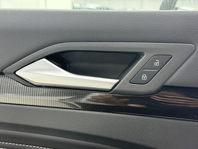 Volkswagen Golf 2022, фото 14