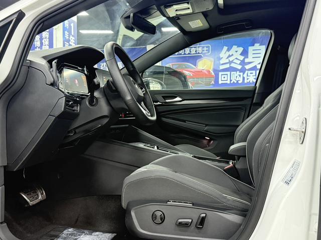 Volkswagen Golf 2022, фото 16