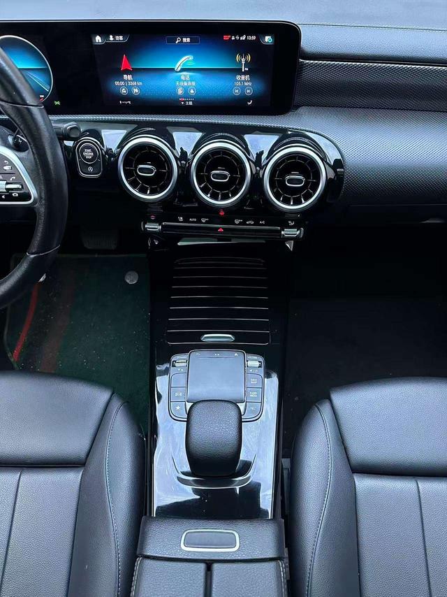 Mercedes-Benz A-Class 2022, фото 13