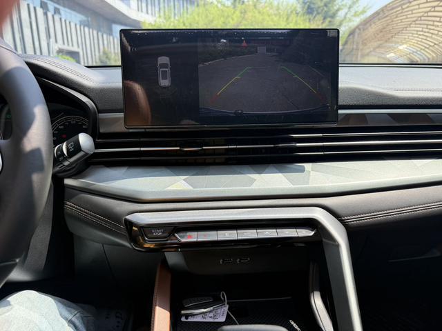 Geely Emgrand X6 2021, фото 5