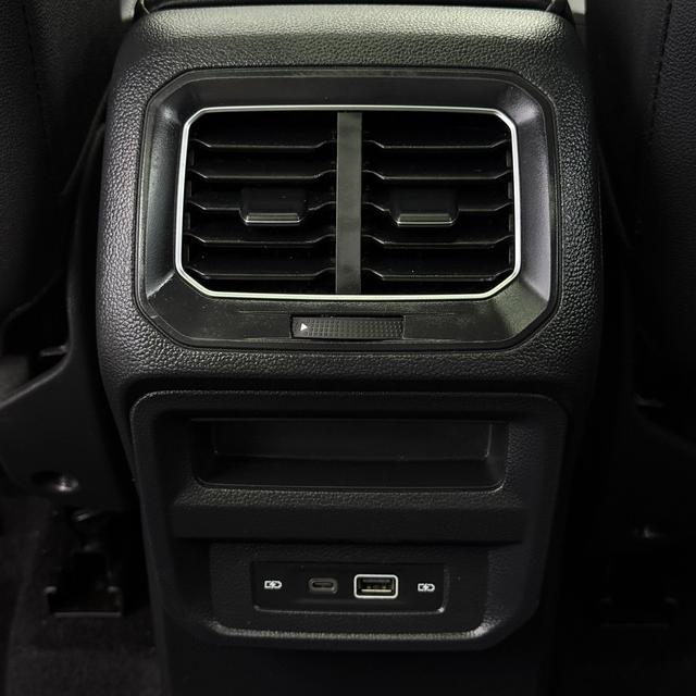 Volkswagen Tiguan 2023, фото 14