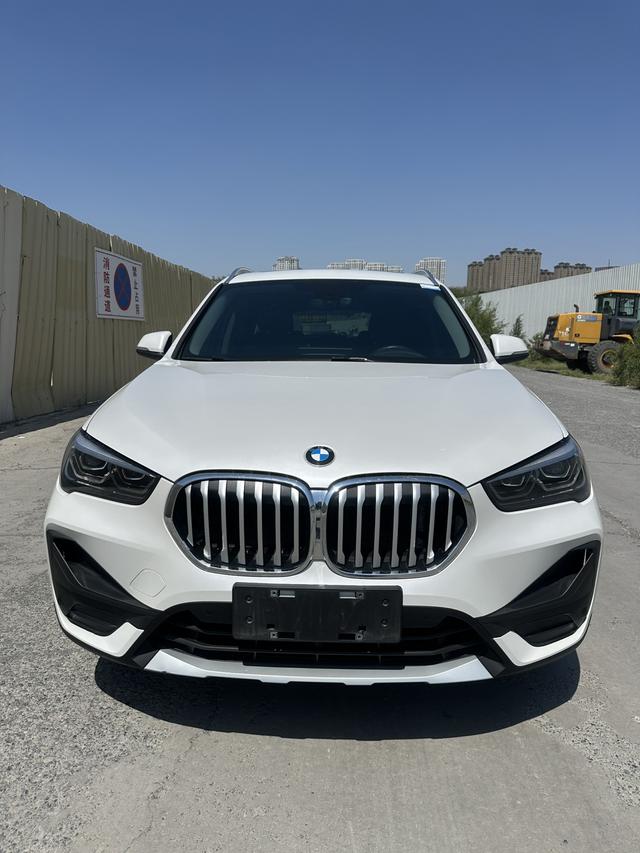 BMW X1 2021, фото 2