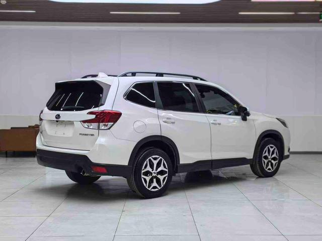 Subaru Forester 2022, фото 6