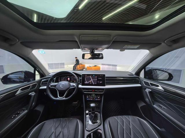Volkswagen Tiguan 2023, фото 15