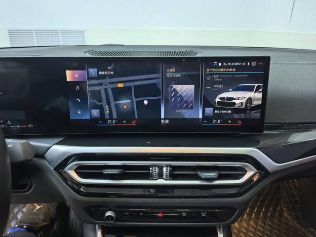 BMW 3 2023, фото 15