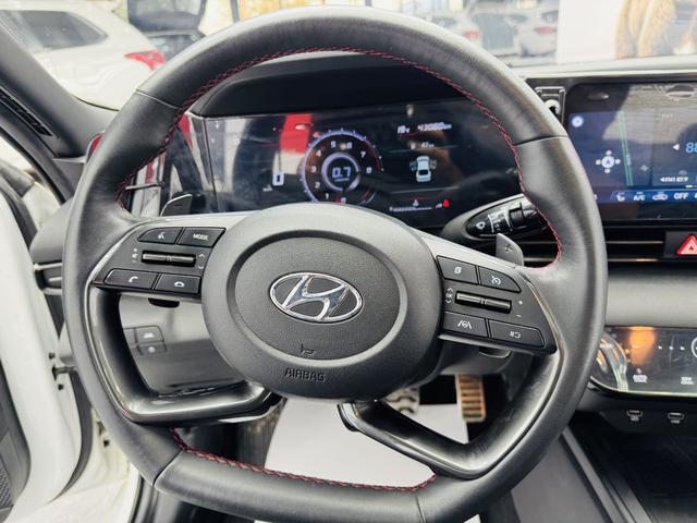 Hyundai Elantra 2023, фото 9