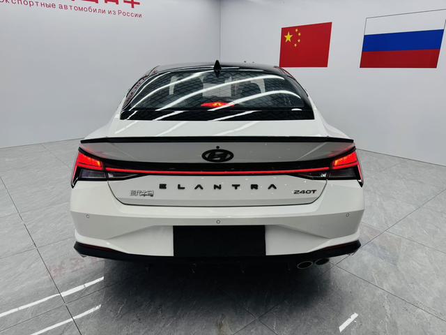 Hyundai Elantra 2023, фото 13