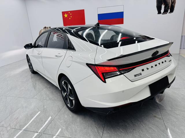 Hyundai Elantra 2023, фото 14