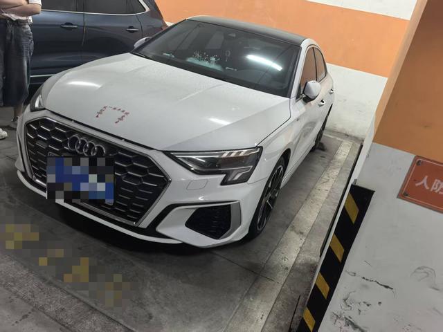 Audi A3 2022, 1.4 л турбо, робот (DCT), передний, пробег 28 000 км — авто из Китая с пробегом