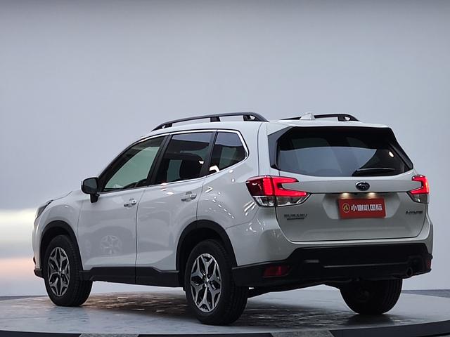 Subaru Forester 2022, фото 6
