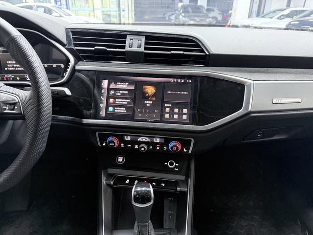 Audi Q3 2022, фото 15