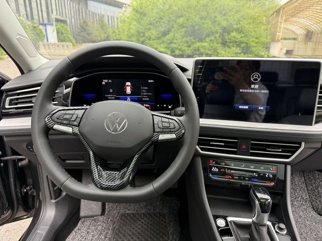 Volkswagen Jetta 2023, фото 9