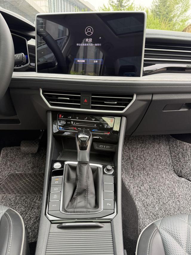 Volkswagen Jetta 2023, фото 10