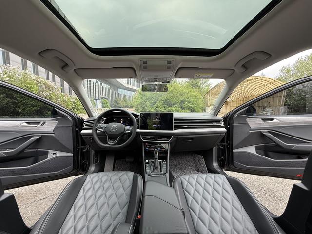 Volkswagen Jetta 2023, фото 11