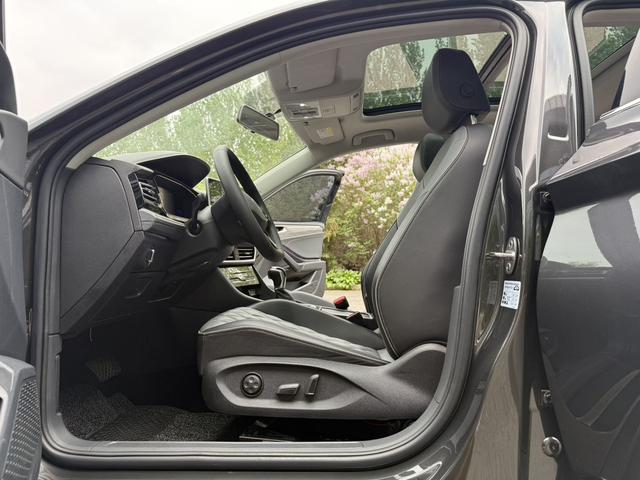 Volkswagen Jetta 2023, фото 12