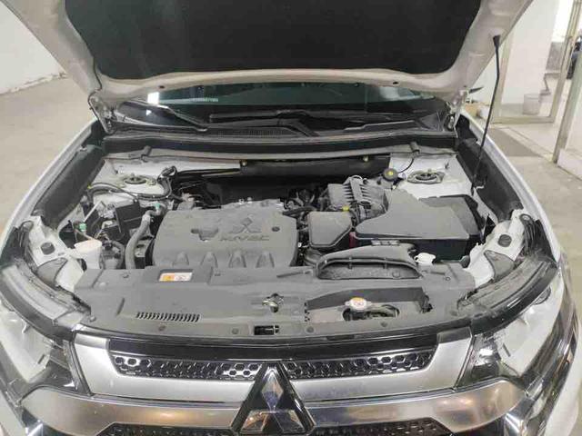 Mitsubishi Outlander 2021, фото 11