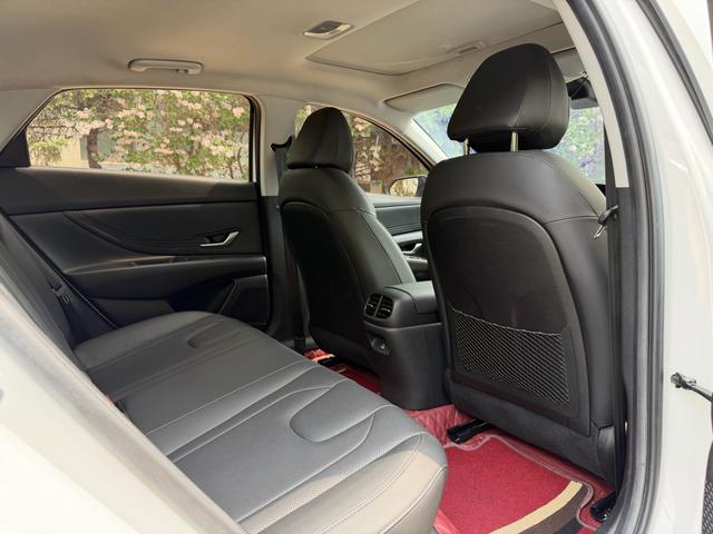 Hyundai Elantra 2022, фото 15