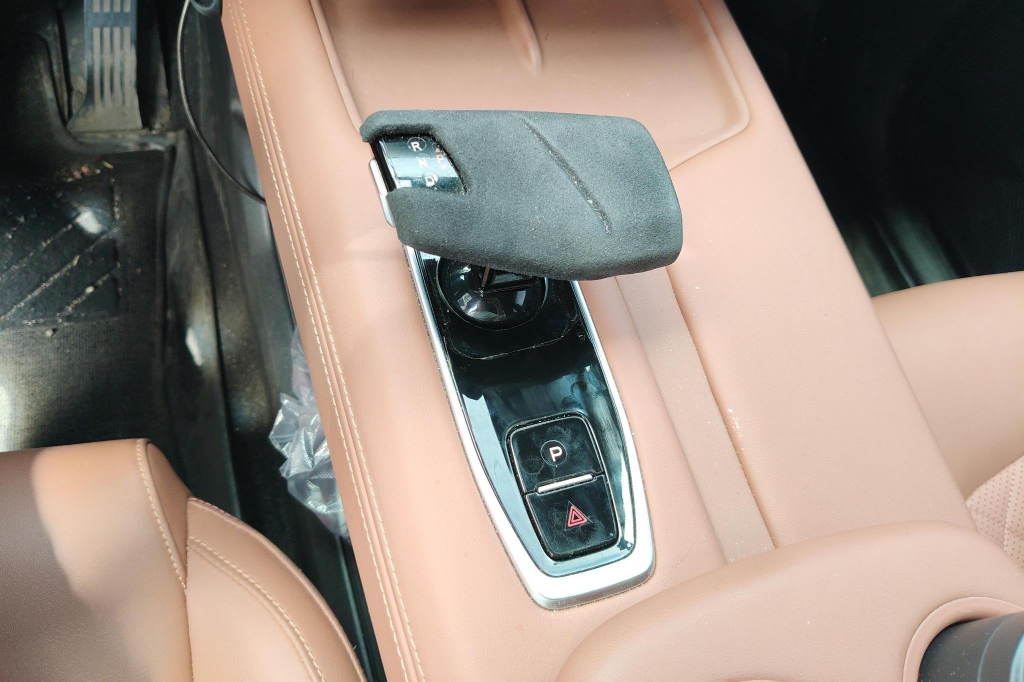Changan UNI-Z PHEV 2024, фото 16