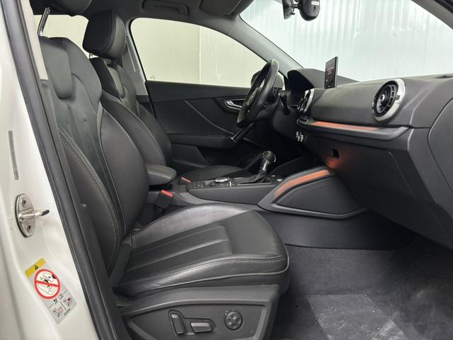 Audi Q2L 2022, фото 17