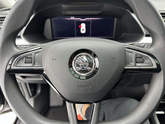Skoda Superb 2023, фото 15