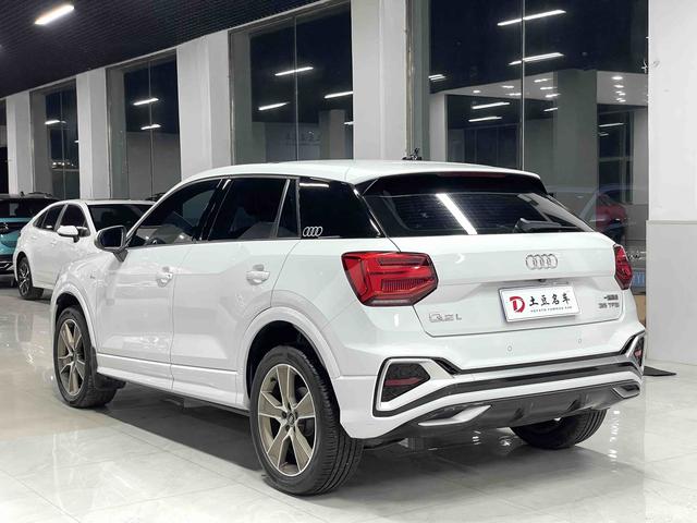 Audi Q2L 2022, фото 4