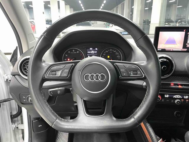 Audi Q2L 2022, фото 8
