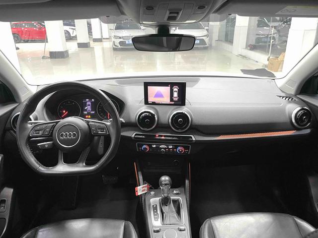 Audi Q2L 2022, фото 9
